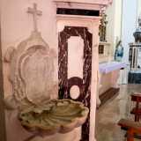 ...la cui arma � anche impressa su un�acquasantiera